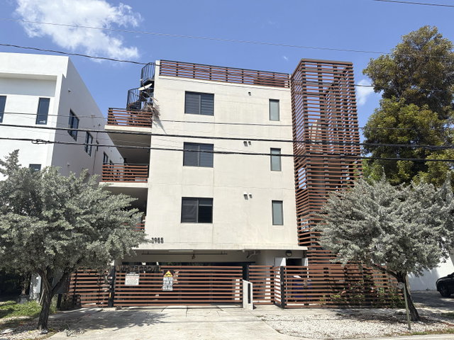 L'Uccello Condo photo 3